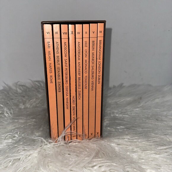 Louis Vuitton European Cities Guide Book Box Set (2012) Vintage Missing Book 1 - Picture 2 of 6